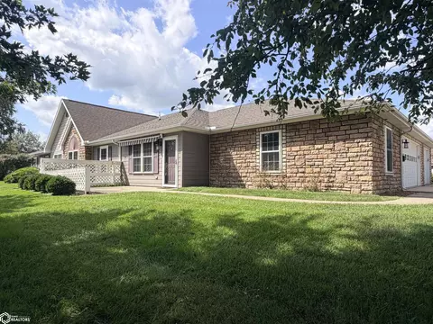 204 Southgate Cir #C, Fairfield, IA 52556