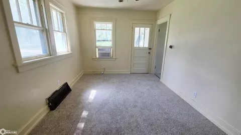 Living - 705 Eagle St, Scranton, IA 51462 photo 1 of 1