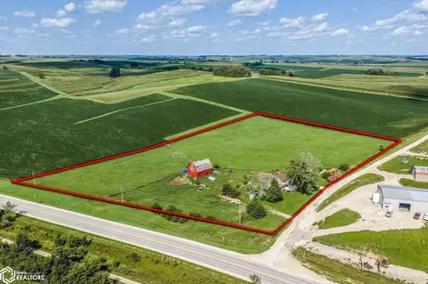 610 8th St, Exira, IA 50076