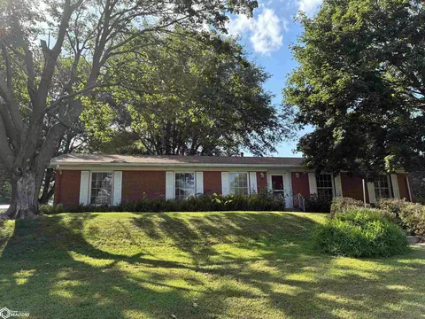 16 Fairway Dr, Clear Lake, IA 50428