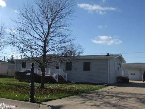 210 3rd St, West Point, IA 52656