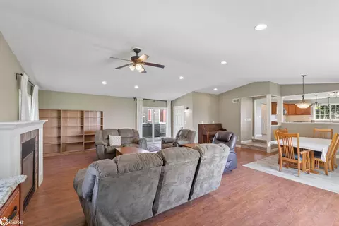 Living - 1995 Pine Ave, Garner, IA 50438 photo 2 of 3