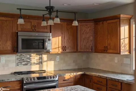 Kitchen - 1995 Pine Ave, Garner, IA 50438 photo 3 of 7