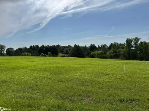 Grand Drive, Fairfield, IA 52556