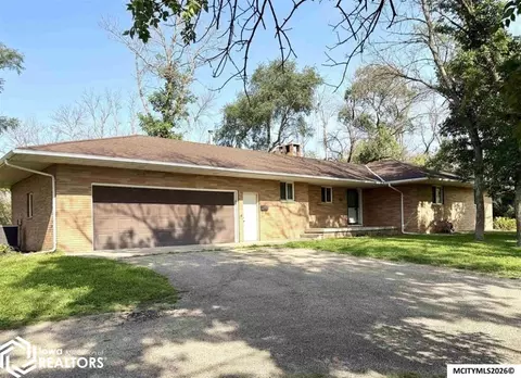 907 Woodland Dr, Northwood, IA 50459