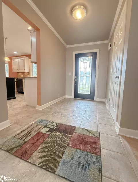 Entry Way - 715 4th Ave SE, Hampton, IA 50441 photo 1 of 2