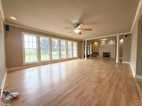 Living - 715 4th Ave SE, Hampton, IA 50441 photo 4 of 7