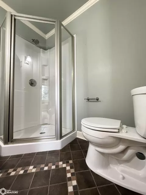 Bath - 715 4th Ave SE, Hampton, IA 50441 photo 5 of 5