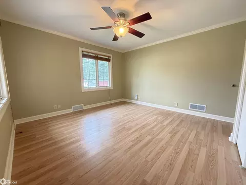 Bedroom - 715 4th Ave SE, Hampton, IA 50441 photo 3 of 4