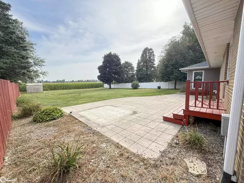 Exterior - 715 4th Ave SE, Hampton, IA 50441 photo 6 of 8