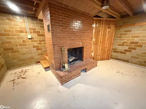 Living - 715 4th Ave SE, Hampton, IA 50441 photo 7 of 7