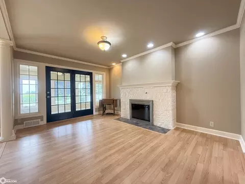 Living - 715 4th Ave SE, Hampton, IA 50441 photo 2 of 7