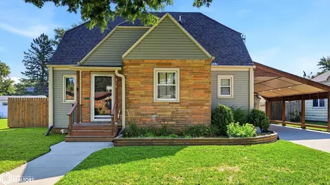 310 N 3rd Ave, Logan, IA 51546