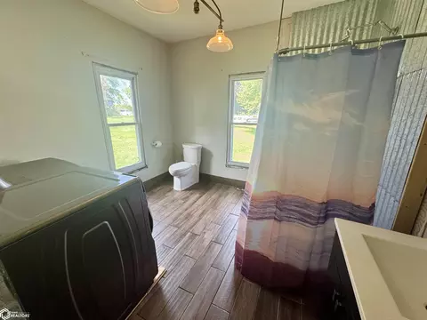 Bath - 615 E 5th St, Carroll, IA 51401 photo 1 of 1