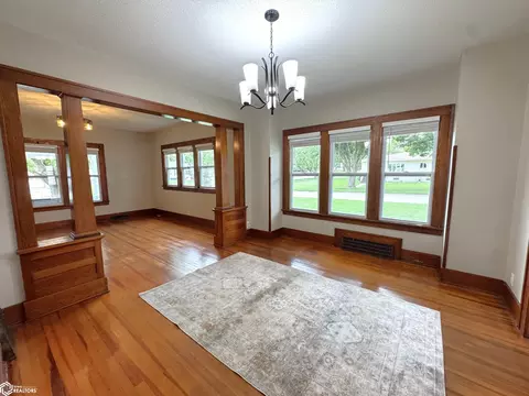 Living - 808 Ring St, Mapleton, IA 51034 photo 5 of 9