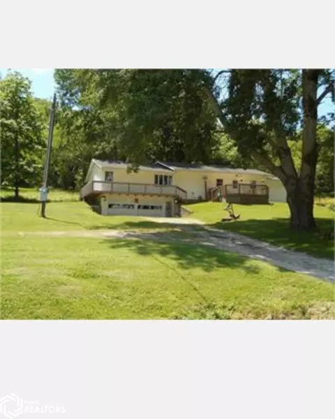3176 Old Quarry Rd, Wever, IA 52658