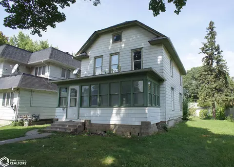 1037 1st St, Webster City, IA 50595
