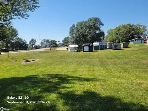 404 S Pierce St, Mount Ayr, IA 50854