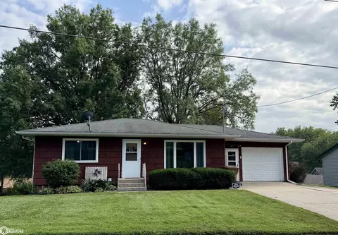 1207 N Division St, Audubon, IA 50025