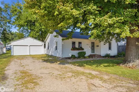 815 N 8th Ave, Washington, IA 52353