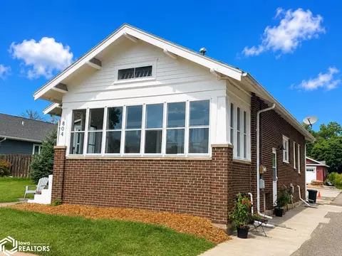 804 3rd Ave, Clear Lake, IA 50428