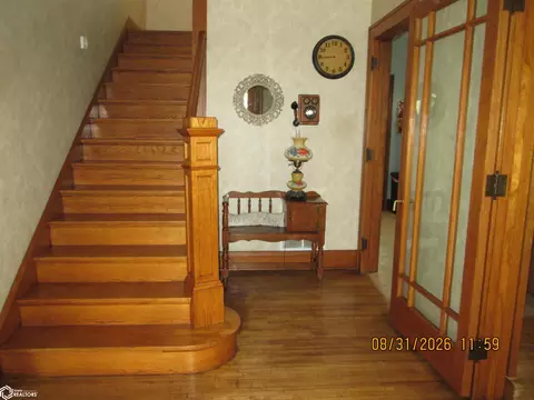 Entry Way - 409 E 7th St, Atlantic, IA 50022 photo 3 of 6