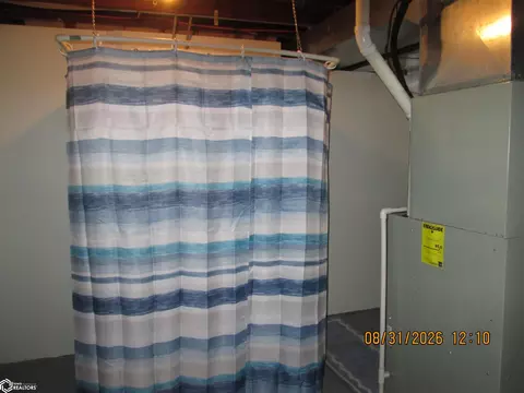 Bath - 409 E 7th St, Atlantic, IA 50022 photo 3 of 3