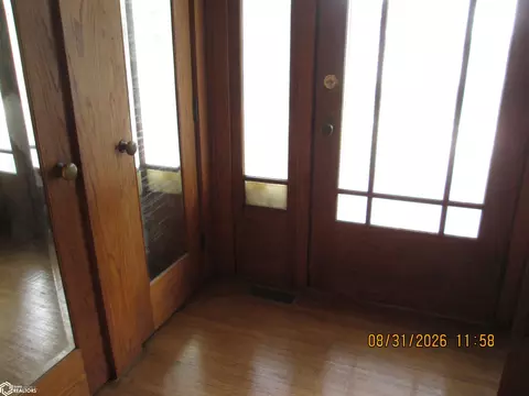Entry Way - 409 E 7th St, Atlantic, IA 50022 photo 1 of 6