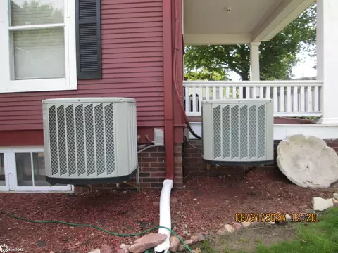 Exterior - 409 E 7th St, Atlantic, IA 50022 photo 14 of 15