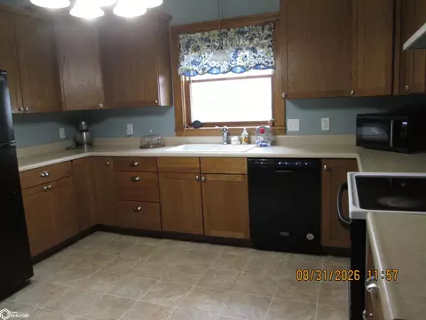 Kitchen - 409 E 7th St, Atlantic, IA 50022 photo 1 of 4