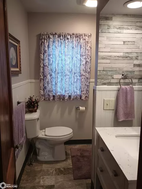Bath - 220 5th Ave NE, Hampton, IA 50441 photo 1 of 4