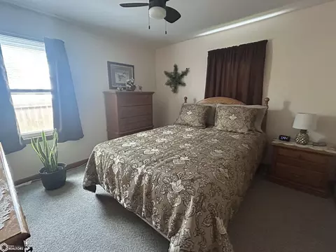 Bedroom - 220 5th Ave NE, Hampton, IA 50441 photo 2 of 8