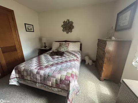 Bedroom - 220 5th Ave NE, Hampton, IA 50441 photo 6 of 8