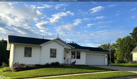 412 3rd St, Victor, IA 52347