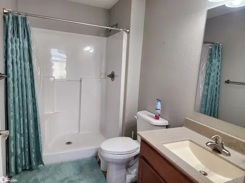 Bath - 1306 E 22nd St, Atlantic, IA 50022 photo 2 of 2