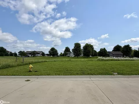 1234 N 18th St, Chariton, IA 50049