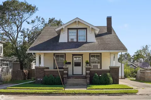 204 E Main St, New London, IA 52645