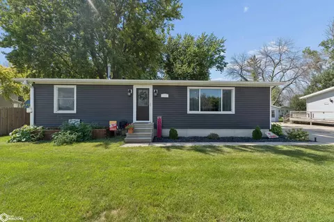 140 Seymour Ave, Garner, IA 50438