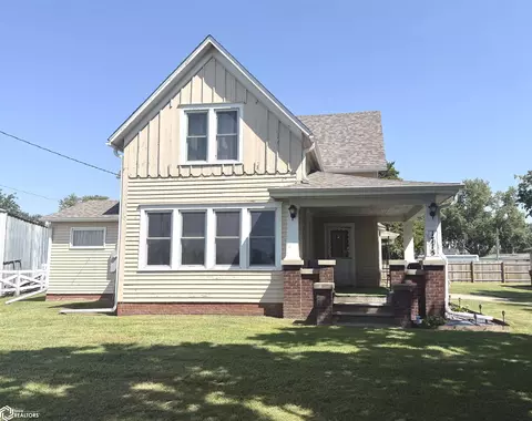 1715 Pella Ave, Oskaloosa, IA 52577