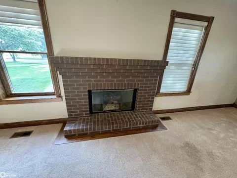 Living - 430 E 3rd St, Glidden, IA 51443 photo 2 of 3