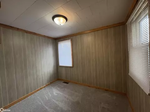 Bedroom - 405 E Pleasant, Cincinnati, IA 52549 photo 1 of 4