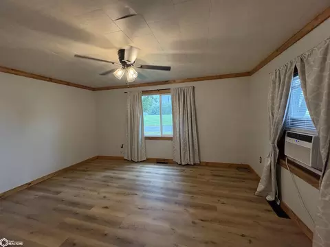 Living - 405 E Pleasant, Cincinnati, IA 52549 photo 1 of 3