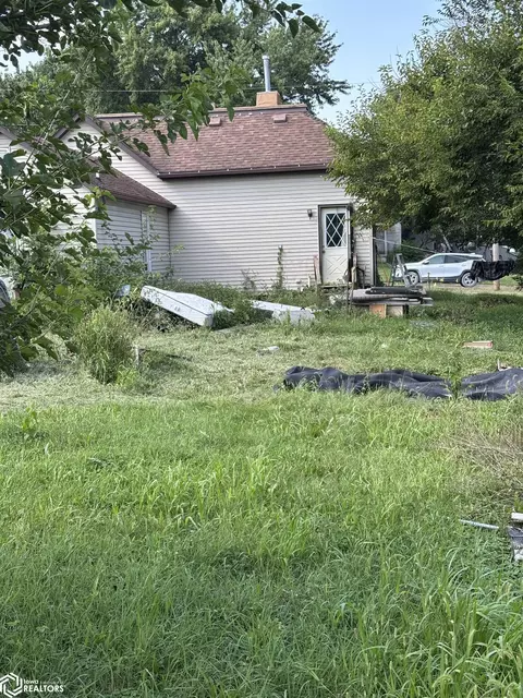 308 W 2nd St, Hedrick, IA 52563