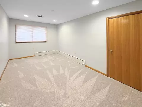 Bedroom - 9 19th Ave NE, Hampton, IA 50441 photo 3 of 7