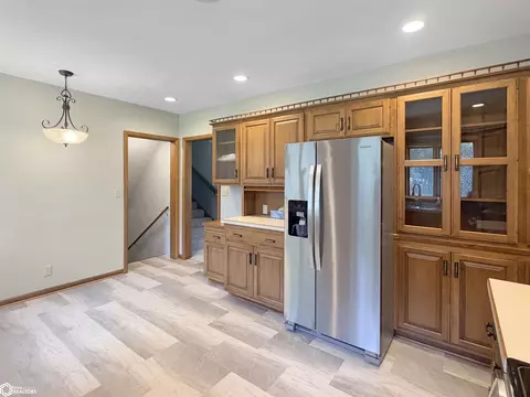 Kitchen - 9 19th Ave NE, Hampton, IA 50441 photo 3 of 4