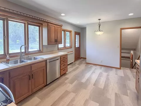 Kitchen - 9 19th Ave NE, Hampton, IA 50441 photo 4 of 4