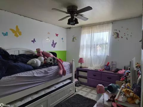 Bedroom - 12821 Killdeer Ave, Kellogg, IA 50135 photo 3 of 4