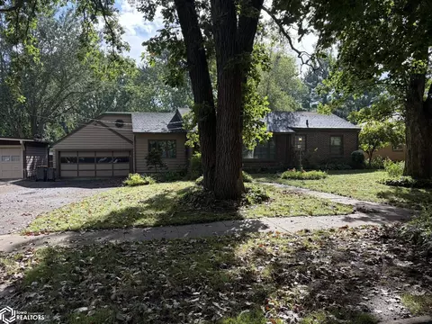315 S Carolina Ave, Mason City, IA 50401