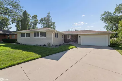34 Winnebago Ct, Mason City, IA 50401
