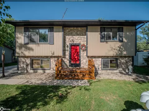 1311 5th Pl N, Clear Lake, IA 50428